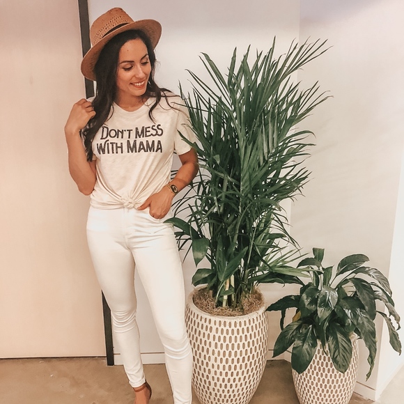 Don’t Mess With Mama Tee - Picture 1 of 4